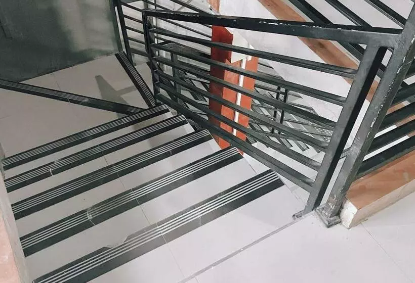 Hotelli Almira Homestay Ambon Mitra Reddoorz