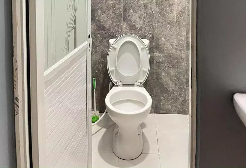 Hotelli Almira Homestay Ambon Mitra Reddoorz