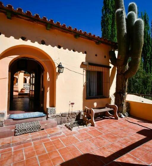 ホテル Hosteria La Granja