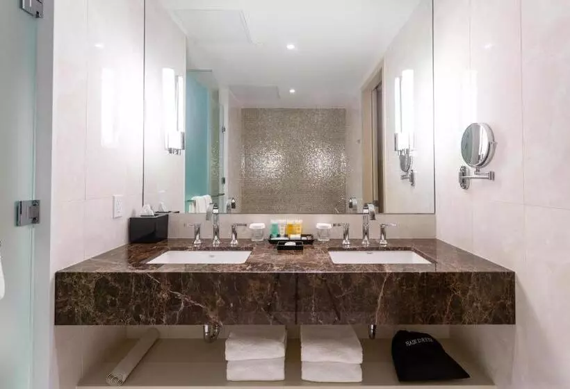 Sutton Place Hotel Toronto