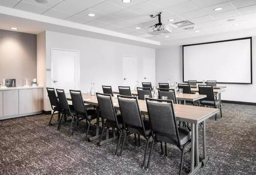 هتل Towneplace Suites By Marriott Madison West, Middleton