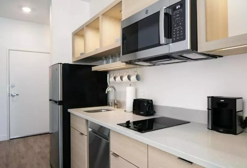 هتل Towneplace Suites By Marriott Madison West, Middleton