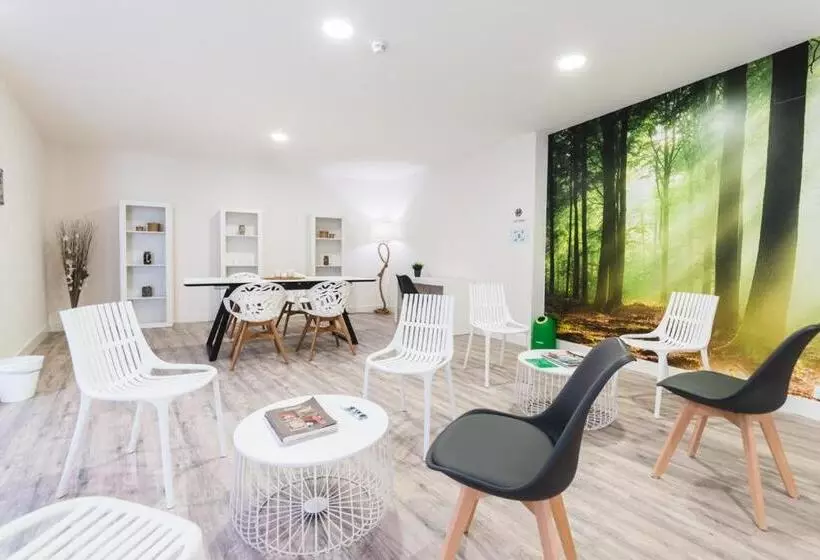 پانسیون Hostal Comfort Suites