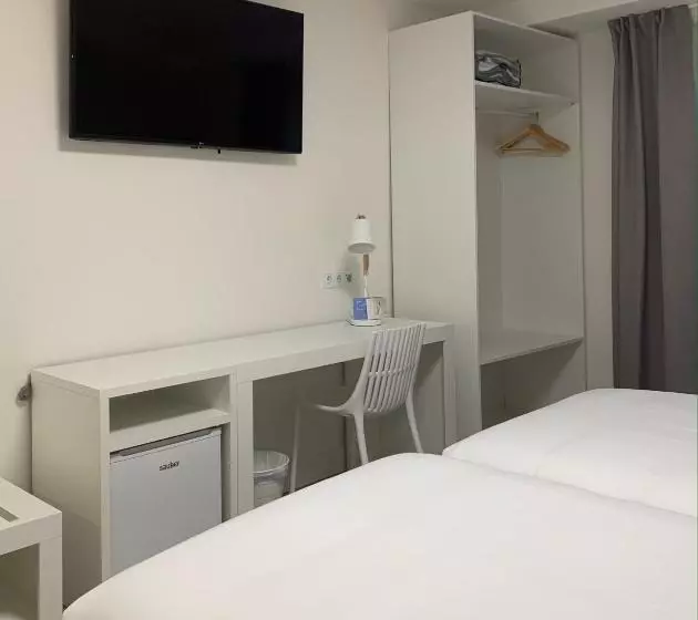 پانسیون Hostal Comfort Suites