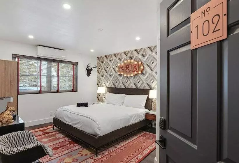 Retkeilymaja The Creekstone