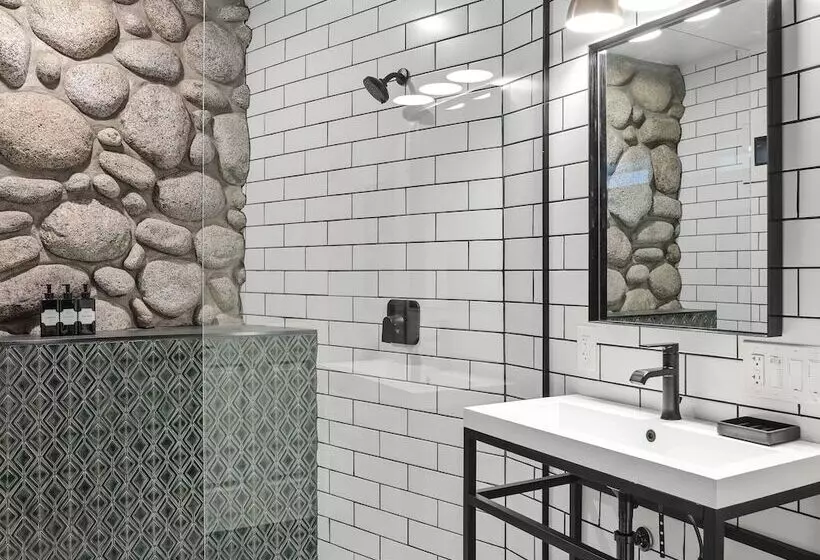 Retkeilymaja The Creekstone