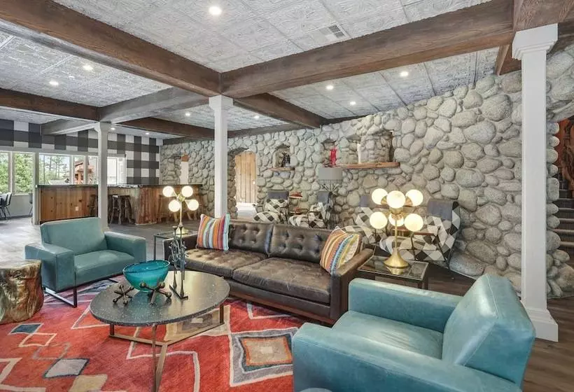 Retkeilymaja The Creekstone