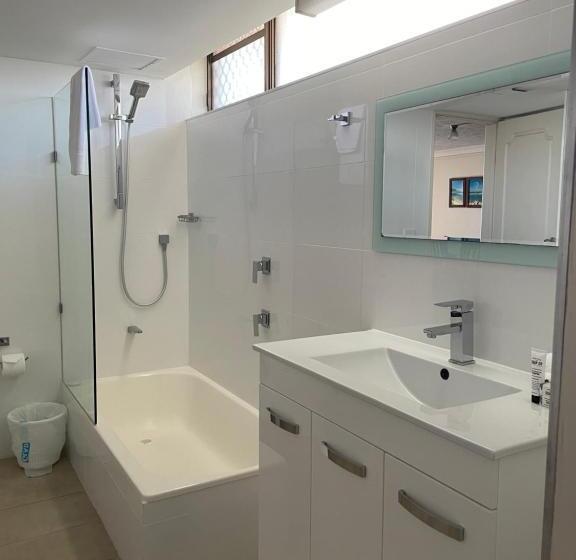 Aries Holiday Apartments