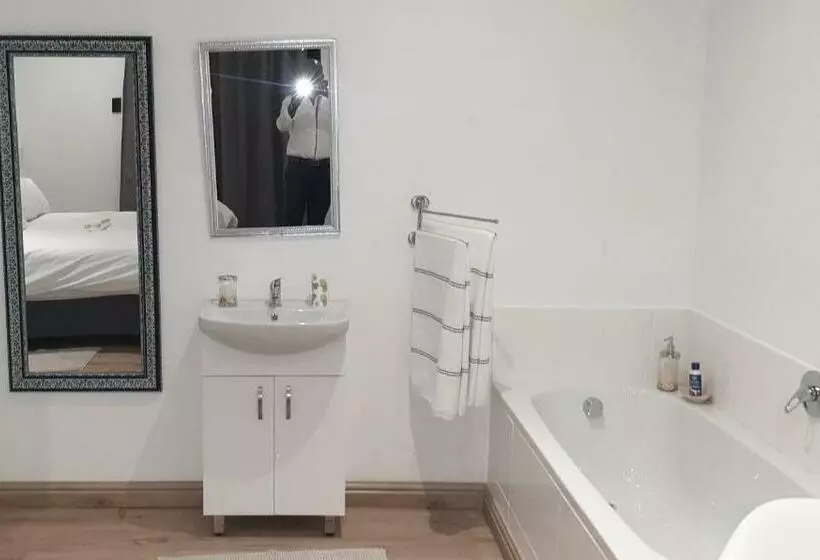 تختخواب و صبحانه Casa Mo Boutique Guest House