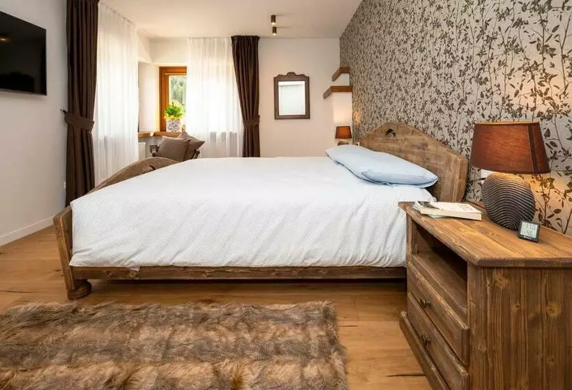 تختخواب و صبحانه Larici Rooms