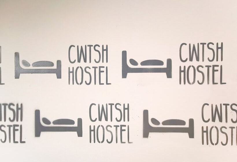 Cwtsh Hostel