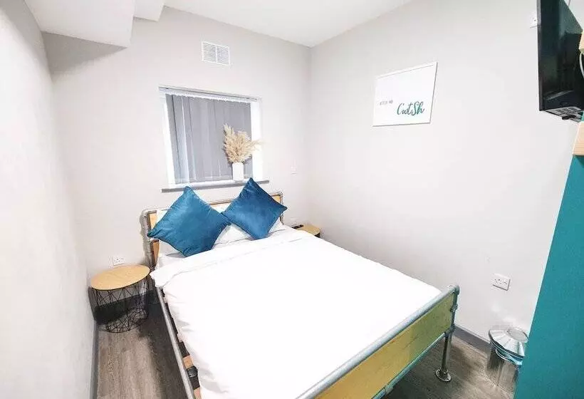 Cwtsh Hostel
