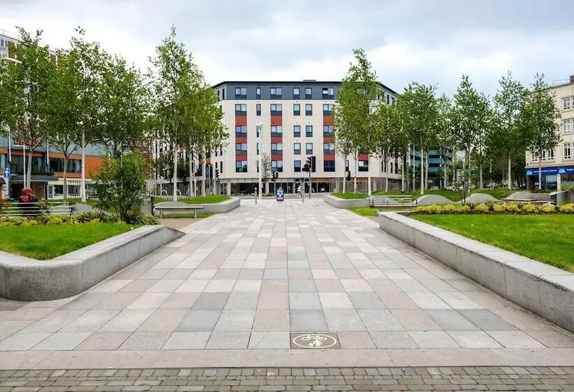 Cwtsh Hostel