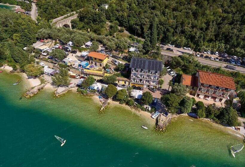 호텔 Albergo Campeggio Bommartini