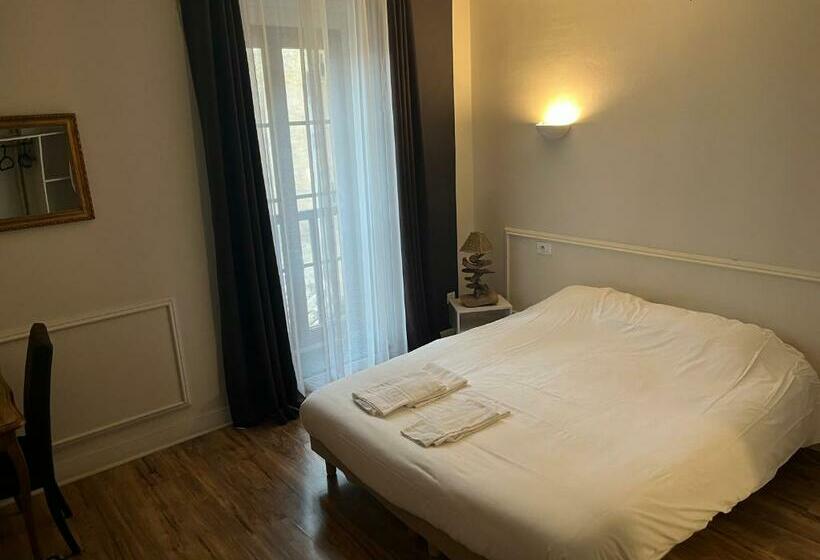 Отель Hôtel Du Château   Beynac Et Cazenac