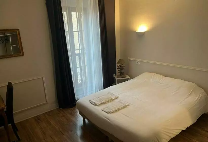 ホテル Hôtel Du Château   Beynac Et Cazenac