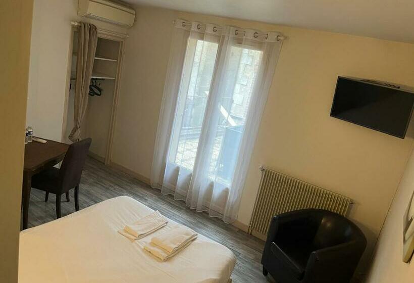 Отель Hôtel Du Château   Beynac Et Cazenac