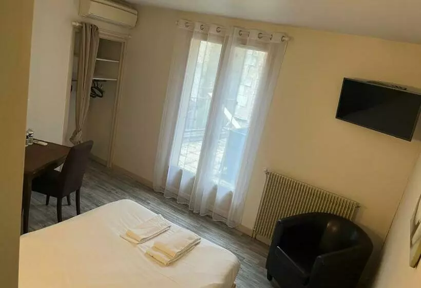 ホテル Hôtel Du Château   Beynac Et Cazenac