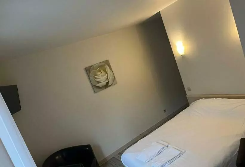 ホテル Hôtel Du Château   Beynac Et Cazenac