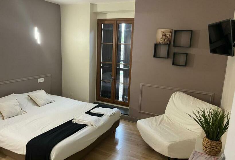 Отель Hôtel Du Château   Beynac Et Cazenac