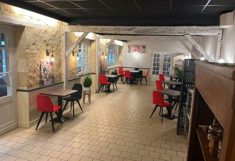 Отель Hôtel Du Château   Beynac Et Cazenac