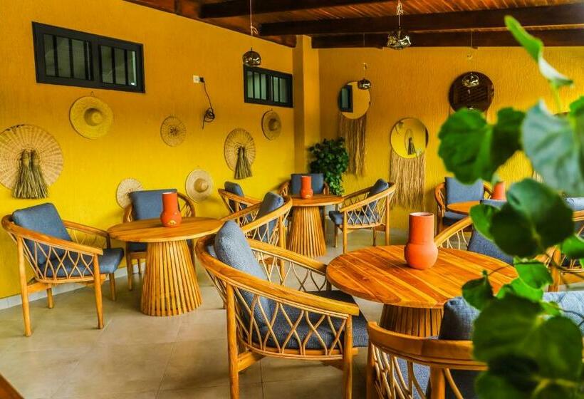 هتل Hôtel Regina The Pearl