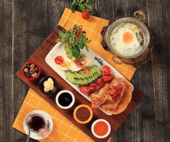 فندق Karikatur Bi