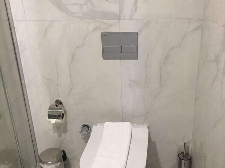 فندق Karikatur Bi