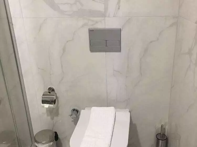 ホテル Karikatur Bi