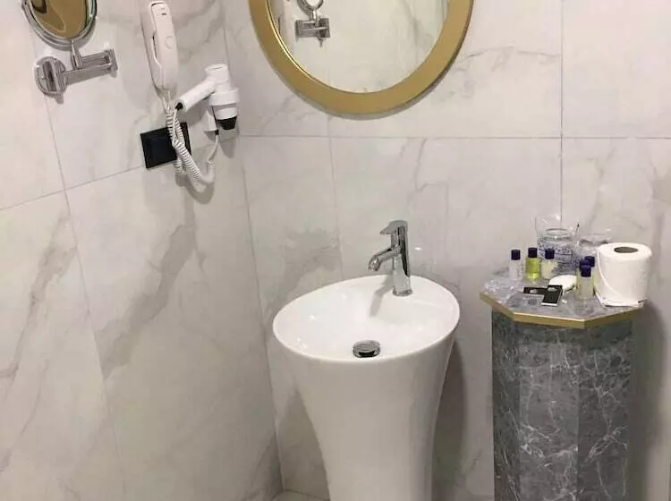 ホテル Karikatur Bi