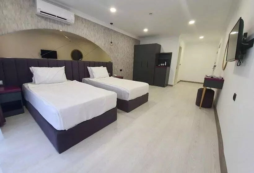 ホテル Karikatur Bi