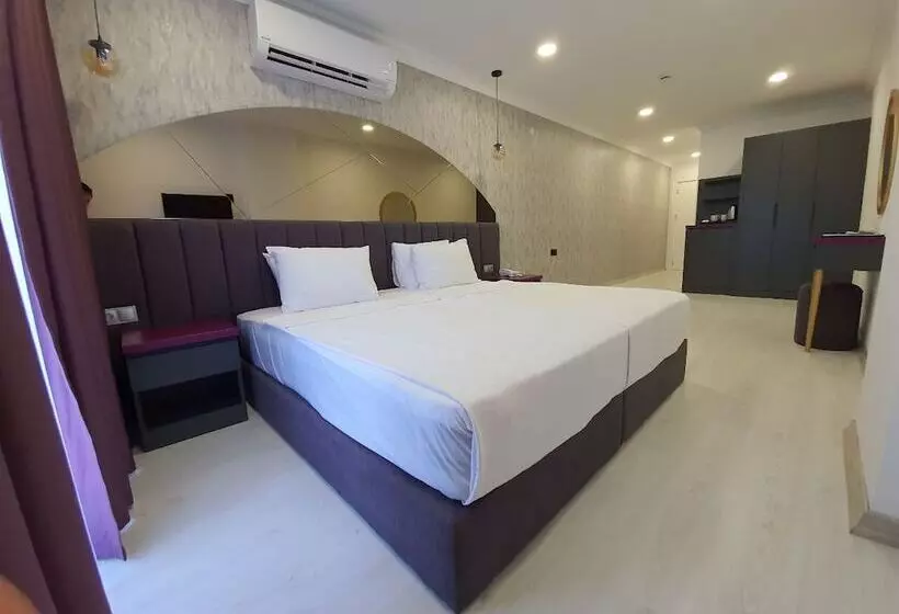 ホテル Karikatur Bi