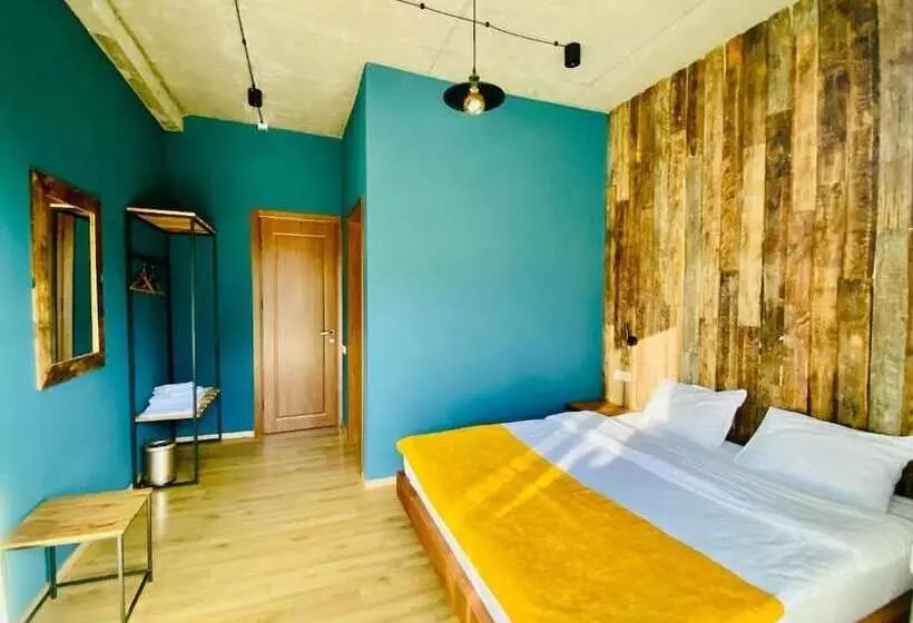 هتل Misty Mountain