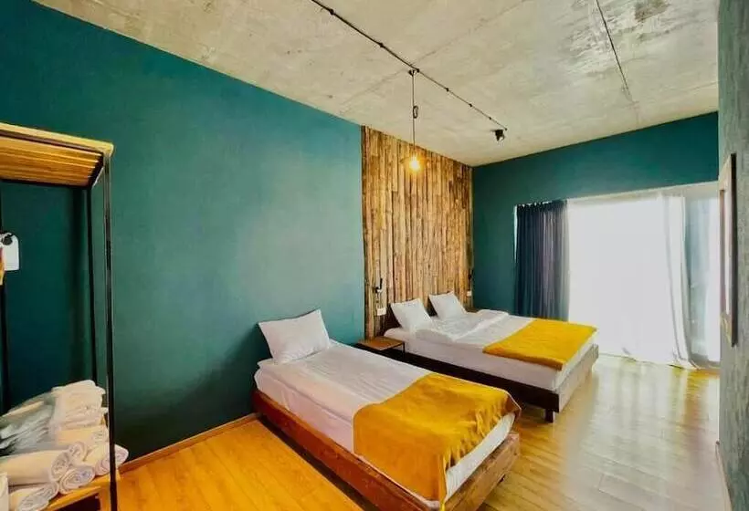 هتل Misty Mountain