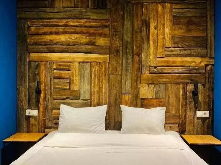 هتل Misty Mountain