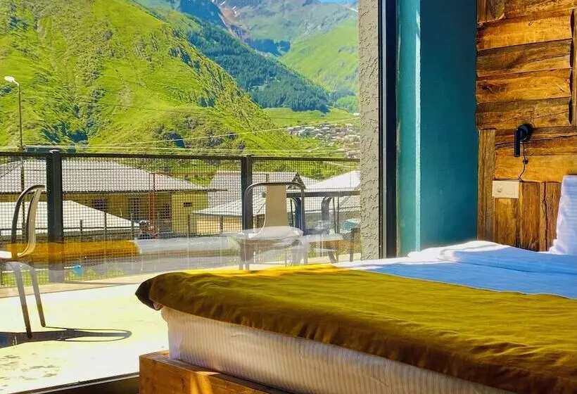 هتل Misty Mountain