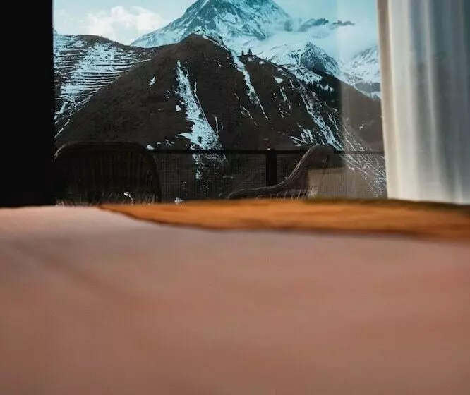 هتل Misty Mountain