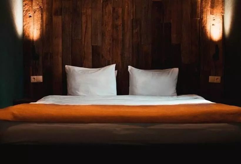 هتل Misty Mountain