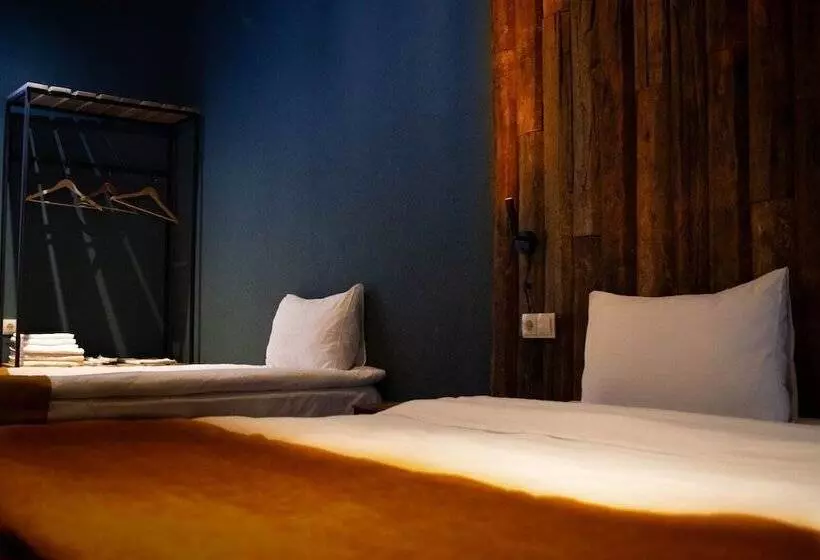 هتل Misty Mountain