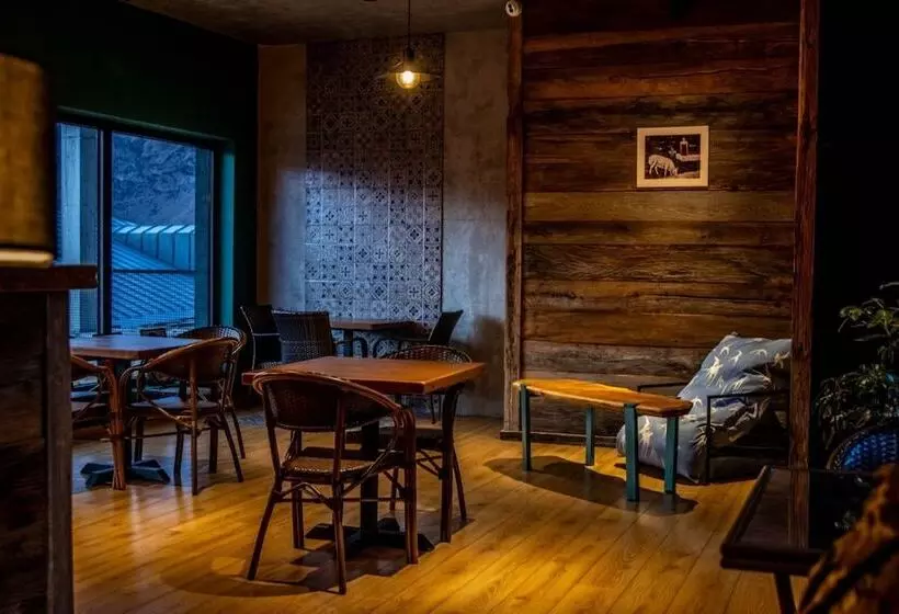 هتل Misty Mountain