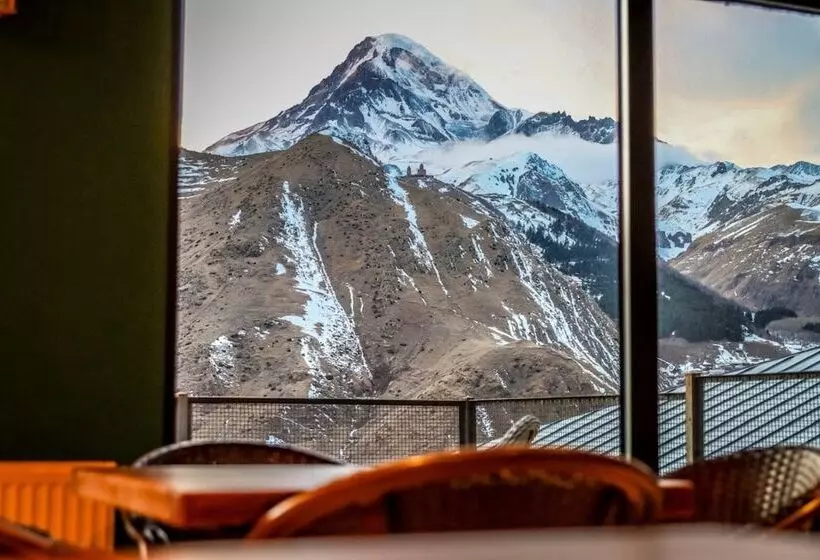 هتل Misty Mountain