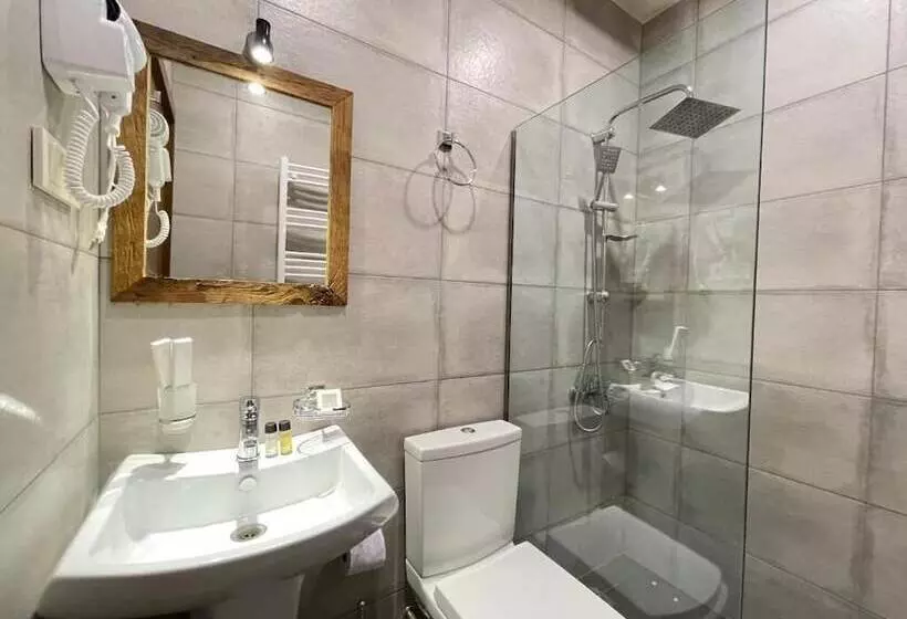 هتل Misty Mountain