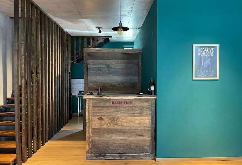 هتل Misty Mountain