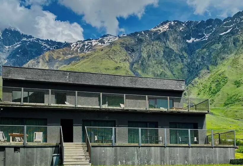 هتل Misty Mountain