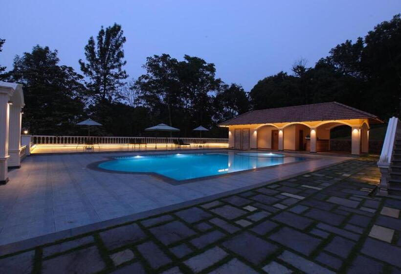 ホテル Montrose Golf Resort & Spa