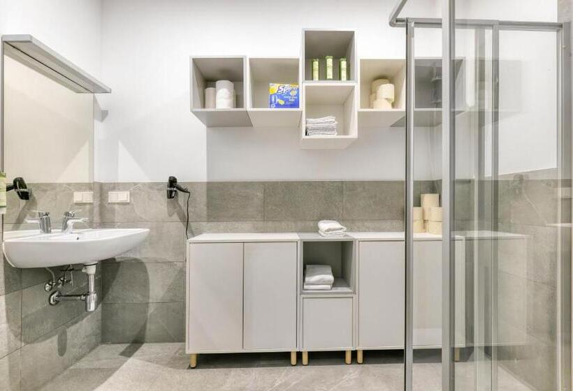 Jimmy S Apartments Emerald