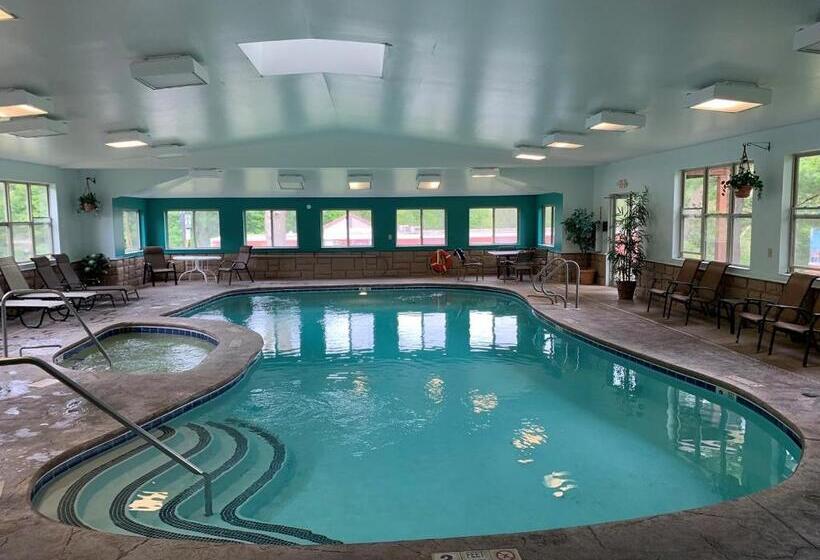 Mohican Resort Motel, Conveniently Located To All Lake George Attractions