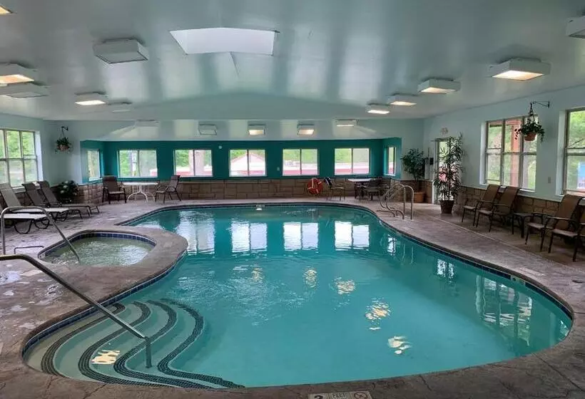 Mohican Resort Motel, Conveniently Located To All Lake George Attractions
