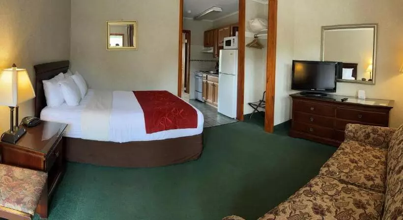 Mohican Resort Motel, Conveniently Located To All Lake George Attractions