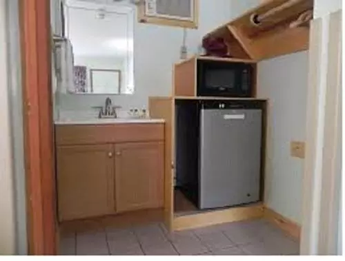 Mohican Resort Motel, Conveniently Located To All Lake George Attractions